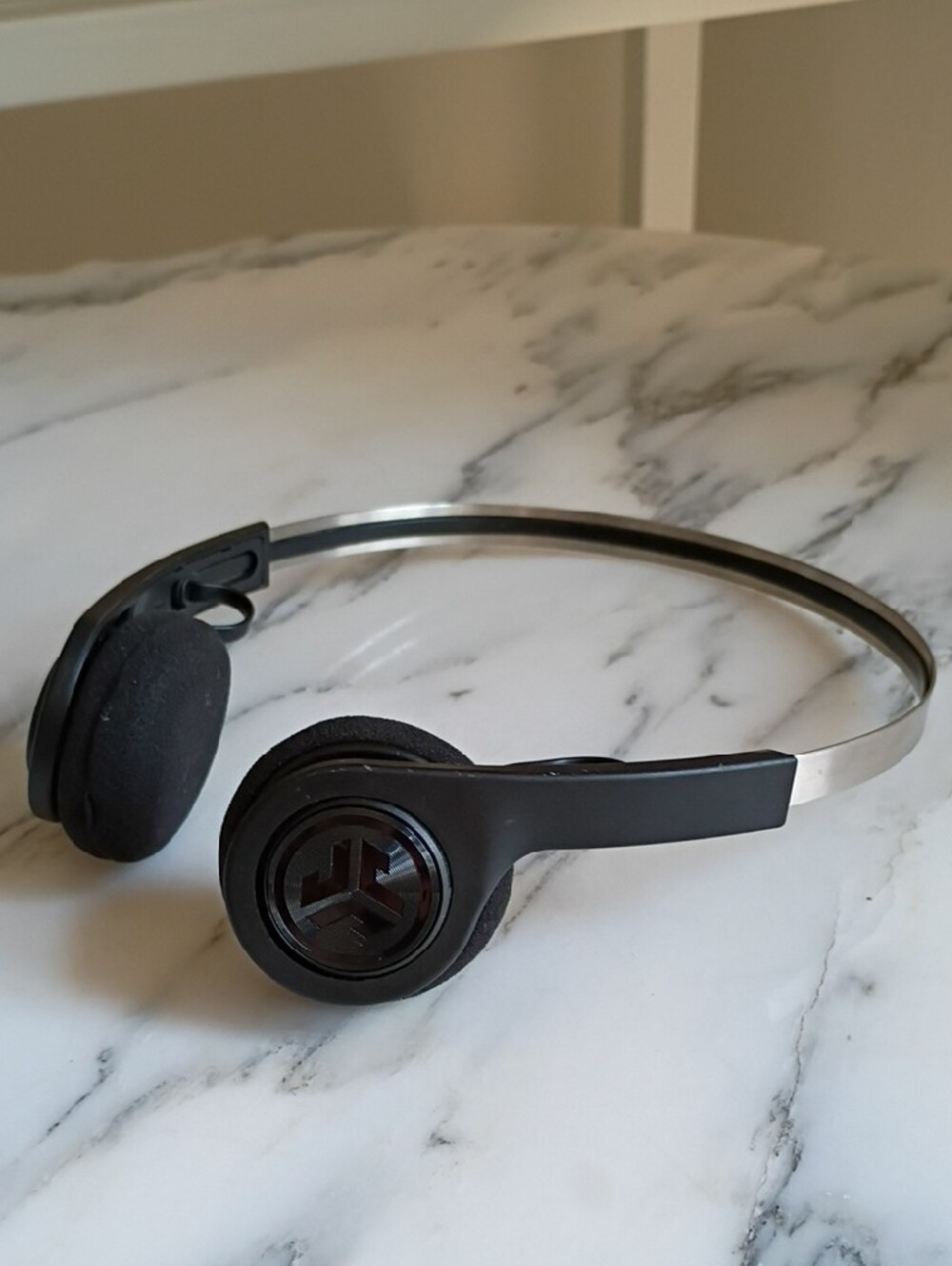 Rewind Wireless Headphones - Picture 2 of 3